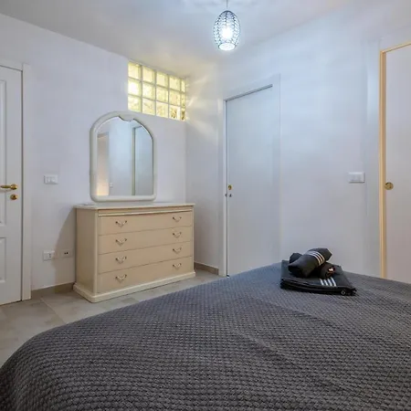 Soleluna Apartment *